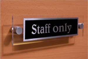 DV1070: staff only - door sign