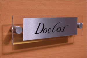 DV1139: doctor - door sign