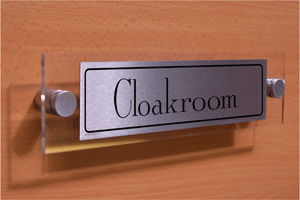 DV841: cloakroom - door sign