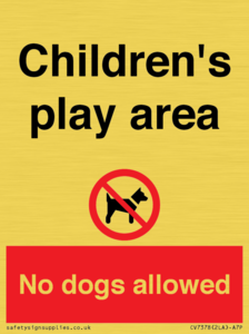 CV7378: Children's play area. No dogs allowed
