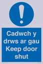 MA15278: Cadwch y drws ar gau Keep door shut