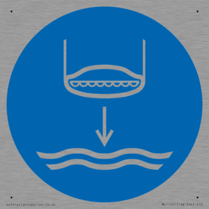 ML11451: Mandatory: Lower lifeboat to the water in launch sequence