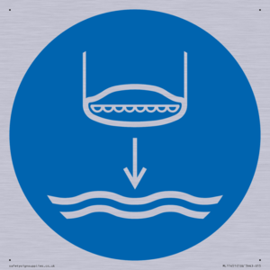 ML11451: Mandatory: Lower lifeboat to the water in launch sequence