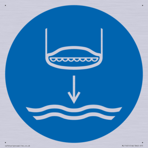 ML11451: Mandatory: Lower lifeboat to the water in launch sequence