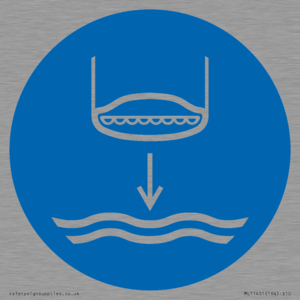 ML11451: Mandatory: Lower lifeboat to the water in launch sequence