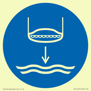 ML11451: Mandatory: Lower lifeboat to the water in launch sequence