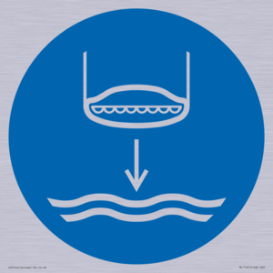 ML11451: Mandatory: Lower lifeboat to the water in launch sequence