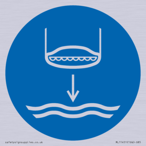 ML11451: Mandatory: Lower lifeboat to the water in launch sequence