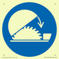 MM11433: Mandatory: Use table saw adjustable guard