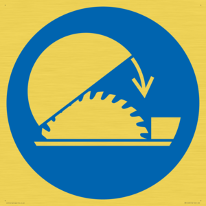 MM11433: Mandatory: Use table saw adjustable guard
