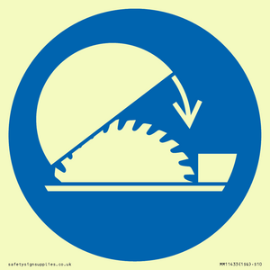 MM11433: Mandatory: Use table saw adjustable guard