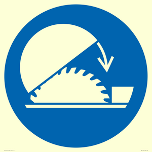 MM11433: Mandatory: Use table saw adjustable guard