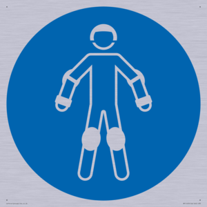 MP11472: Mandatory: Wear protective roller sport equipment