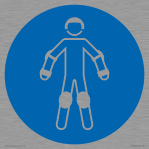 MP11472: Mandatory: Wear protective roller sport equipment