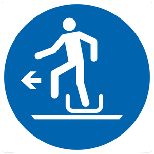 MP11474: Mandatory: Alighting from toboggan to the left