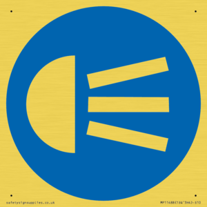 MP11488: Mandatory: Use navigation lights
