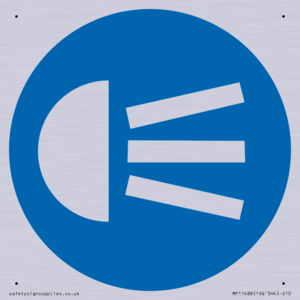 MP11488: Mandatory: Use navigation lights