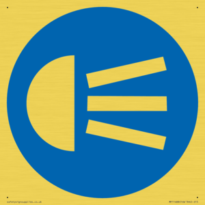 MP11488: Mandatory: Use navigation lights