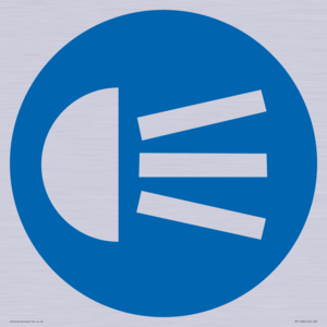 MP11488: Mandatory: Use navigation lights