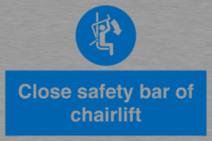 MP7517: Close safety bar of chairlift