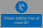 MP7517: Close safety bar of chairlift