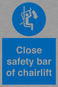 MP7517: Close safety bar of chairlift