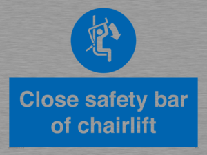 MP7517: Close safety bar of chairlift
