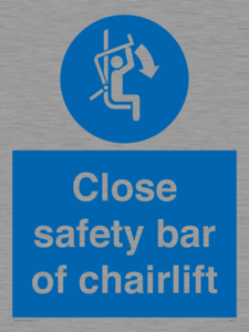 MP7517: Close safety bar of chairlift