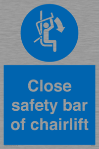 MP7517: Close safety bar of chairlift