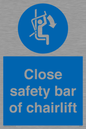 MP7517: Close safety bar of chairlift