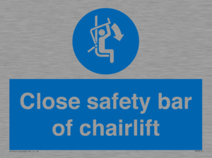 MP7517: Close safety bar of chairlift