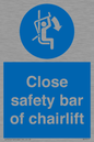 MP7517: Close safety bar of chairlift