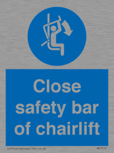 MP7517: Close safety bar of chairlift