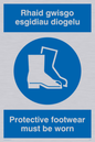 MP936: rhaid gwisgo esgidiau diogelu