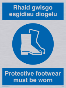 MP936: rhaid gwisgo esgidiau diogelu