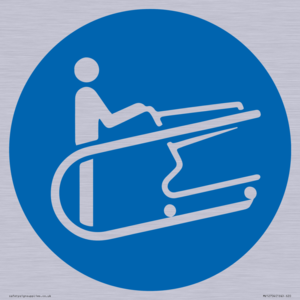 MV12704: Mandatory: Hold the trolley handle