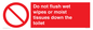 PH5783: Do not flush wet wipes or moist tissues down the toilet