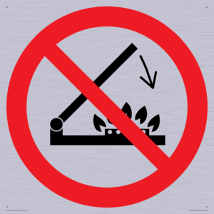 PM12684: Prohibition: Do not shut lid when burners are operating