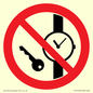 PV11252: P008 Prohibition: No metallic articles or watches