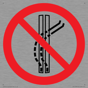 PV11308: Prohibition: Do not leave the tow-track