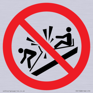 PV11328: Prohibition: Do not ram into toboggans