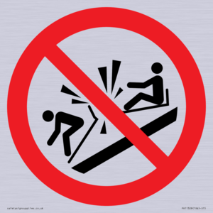 PV11328: Prohibition: Do not ram into toboggans