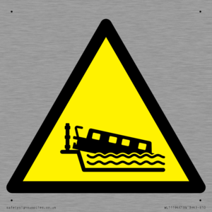 WL11194: W519 Warning: Grounding narrow boat on lock cill