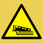 WL11194: W519 Warning: Grounding narrow boat on lock cill