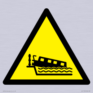 WL11194: W519 Warning: Grounding narrow boat on lock cill