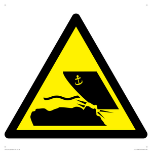 WL11208: W526 Warning: Submerged objects in watercraft areas