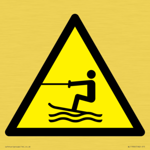 WL11964: W045 Warning: Towed water activity area