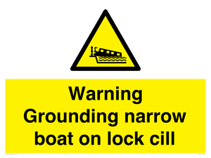 WL7812: Warning Grounding narrow boat on lock cill