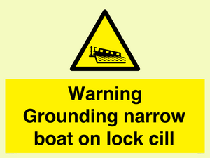 WL7812: Warning Grounding narrow boat on lock cill