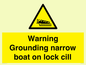 WL7812: Warning Grounding narrow boat on lock cill